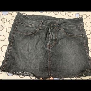 Miley Cyrus Black Jean Skirt 💚